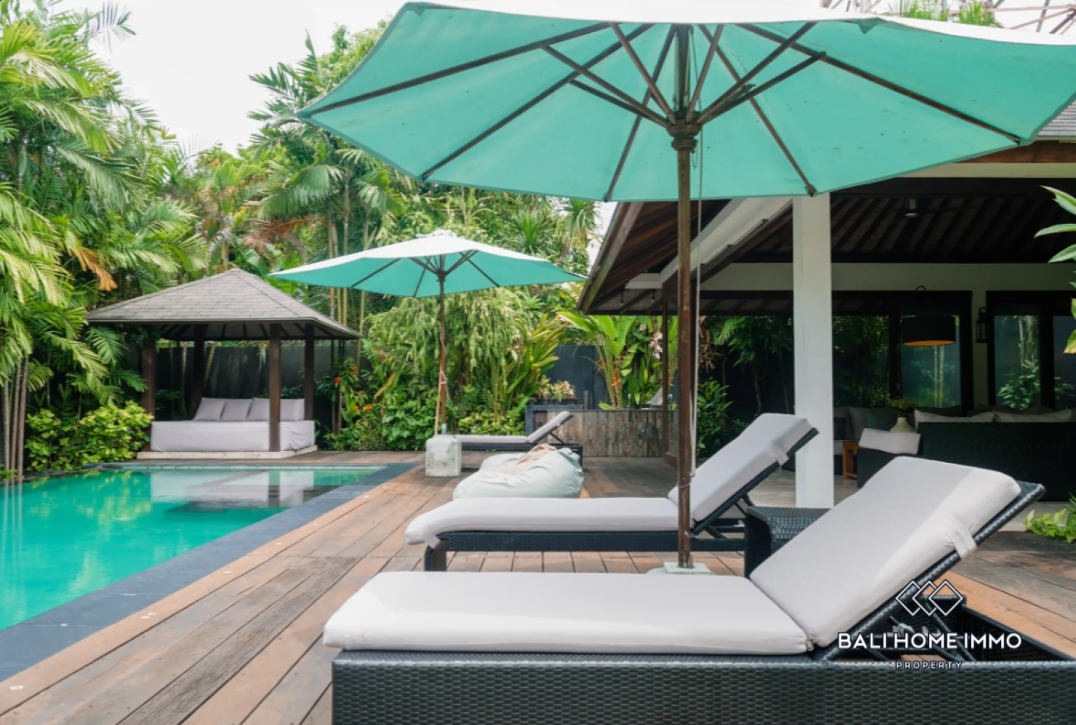 Spacieuse propriété tropicale de 4 chambres à vendre à quelques pas de la plage de Jimbaran view 4