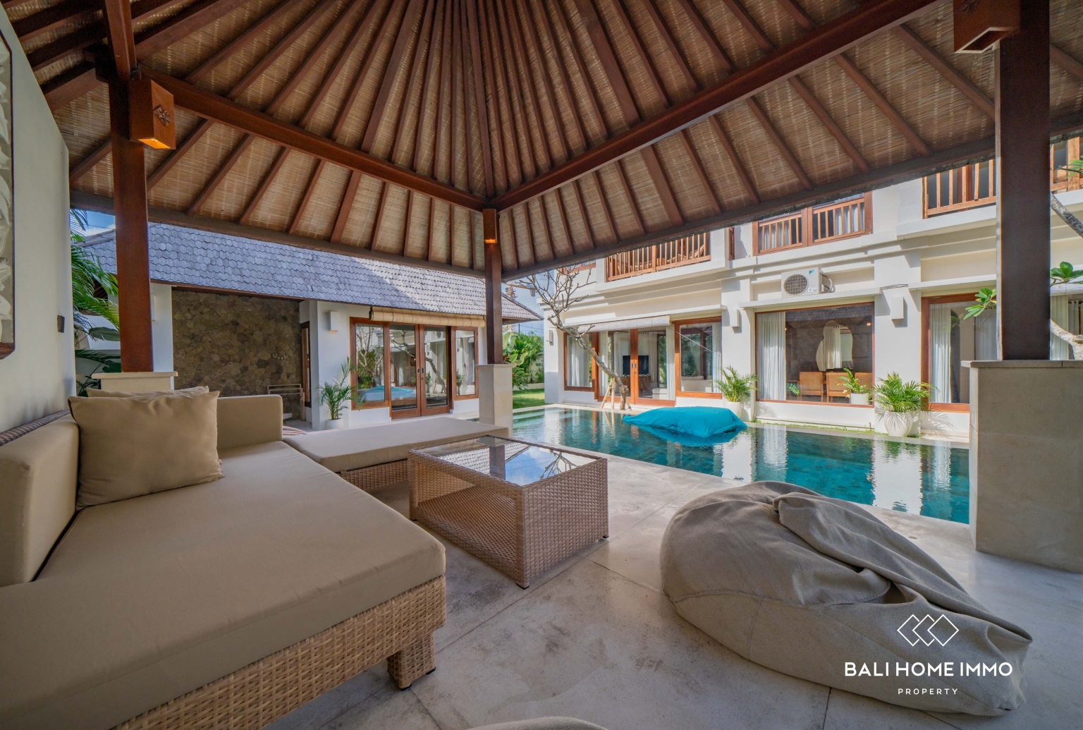 Spacious 4 Bedroom Villa for Freehold Sale in Berawa Bali view 3