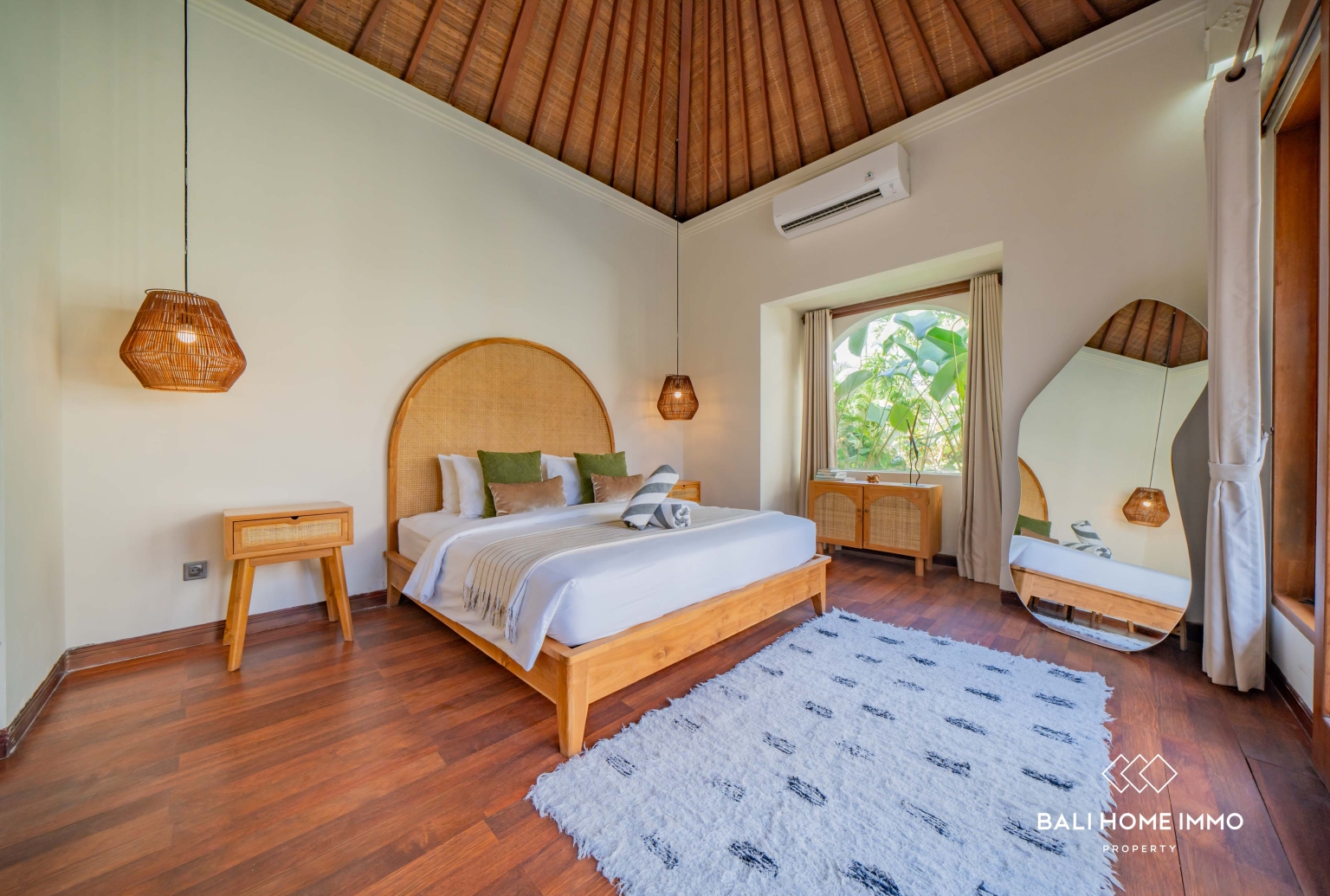 Spacious 4 Bedroom Villa for Freehold Sale in Berawa Bali view 19