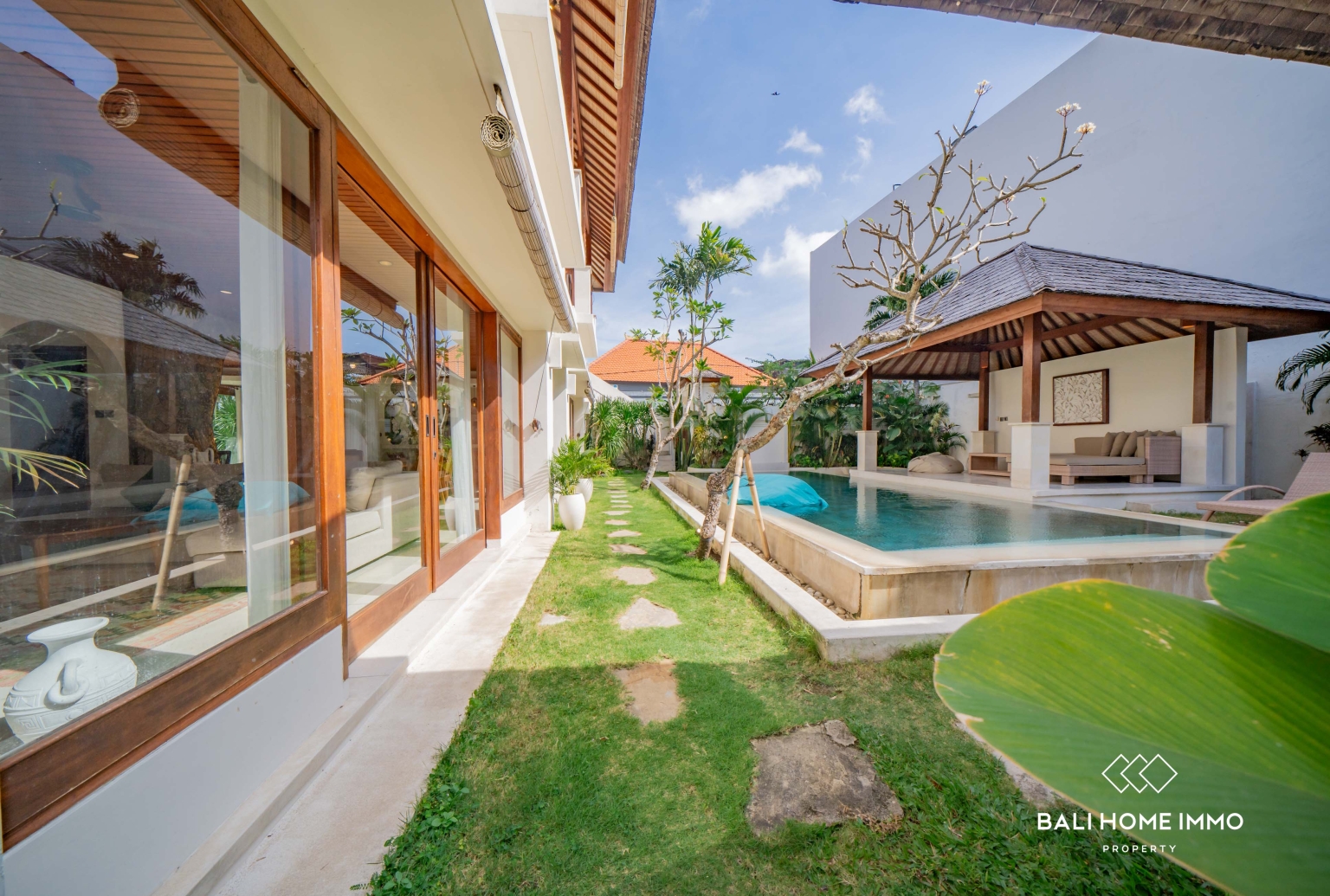 Spacious 4 Bedroom Villa for Freehold Sale in Berawa Bali view 29