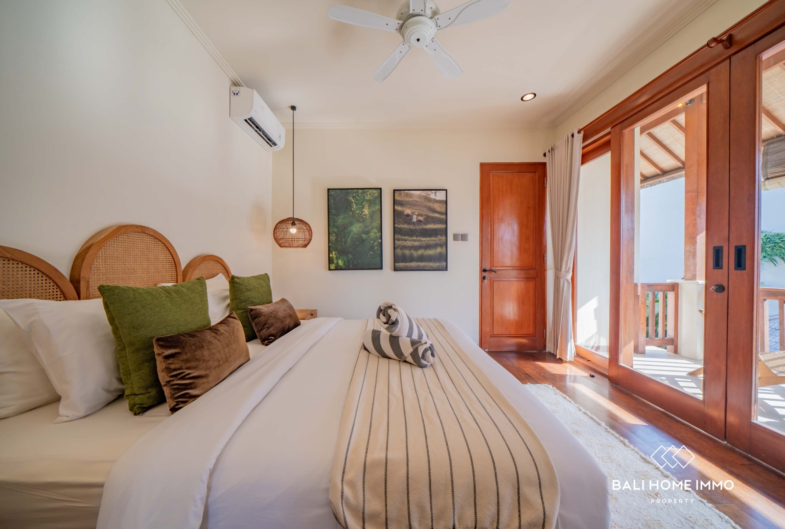 Spacious 4 Bedroom Villa for Freehold Sale in Berawa Bali view 16