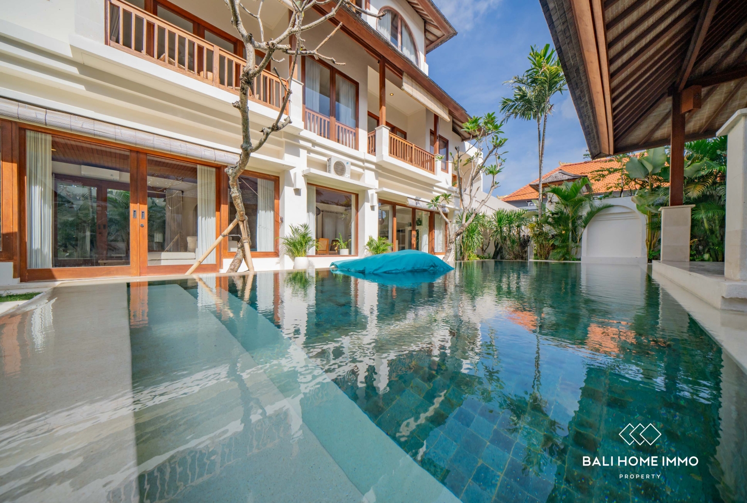 Spacious 4 Bedroom Villa for Freehold Sale in Berawa Bali view 30
