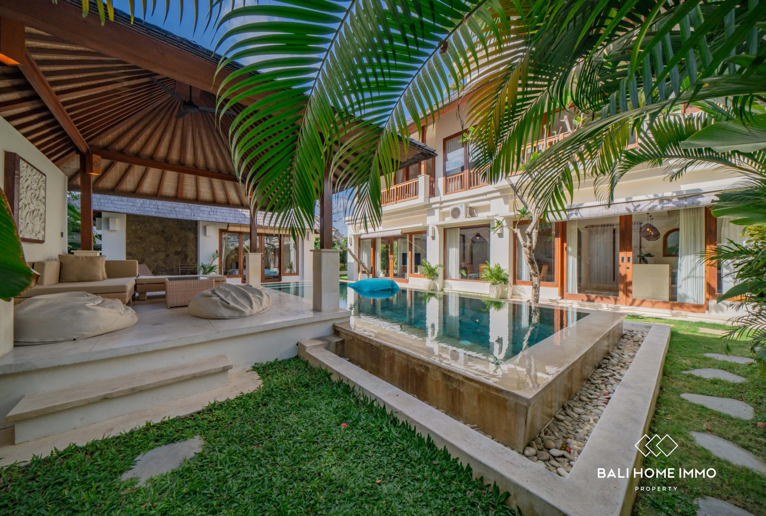 Spacious 4 Bedroom Villa for Freehold Sale in Berawa Bali view 2