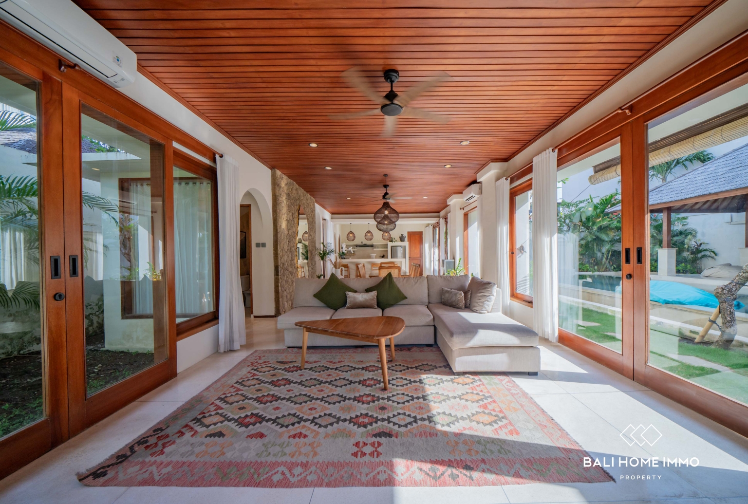 Spacious 4 Bedroom Villa for Freehold Sale in Berawa Bali view 5