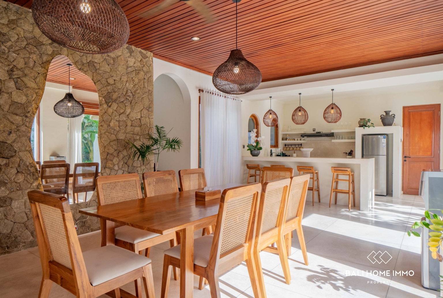 Spacious 4 Bedroom Villa for Freehold Sale in Berawa Bali view 9