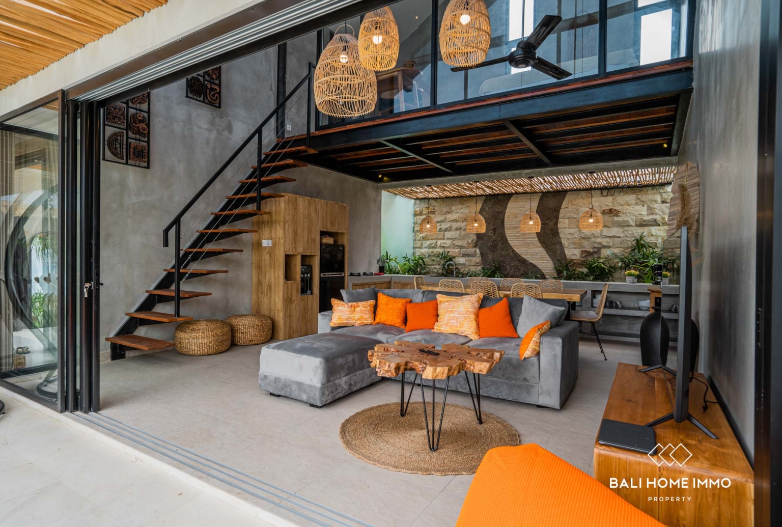 Spacious 4 Bedroom Villa for Leasehold Sale in Canggu Bali view 4