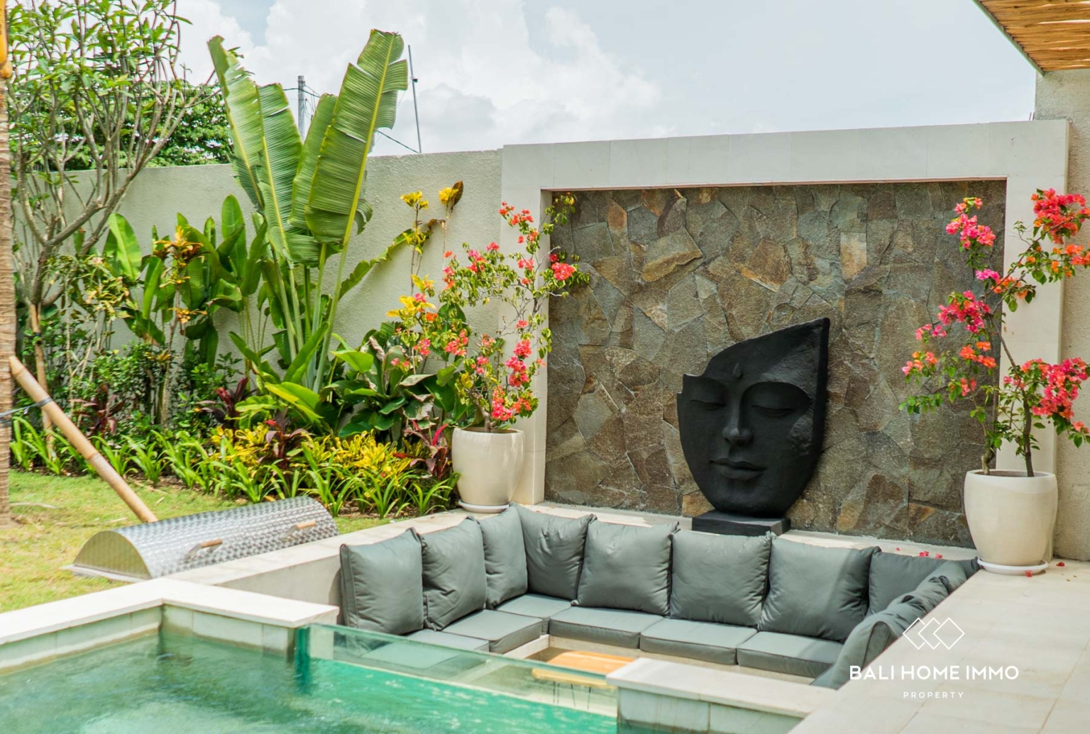 Spacious 4 Bedroom Villa for Leasehold Sale in Canggu Bali view 3