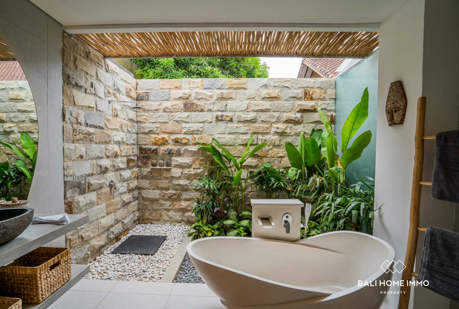 Spacious 4 Bedroom Villa for Leasehold Sale in Canggu Bali view 22