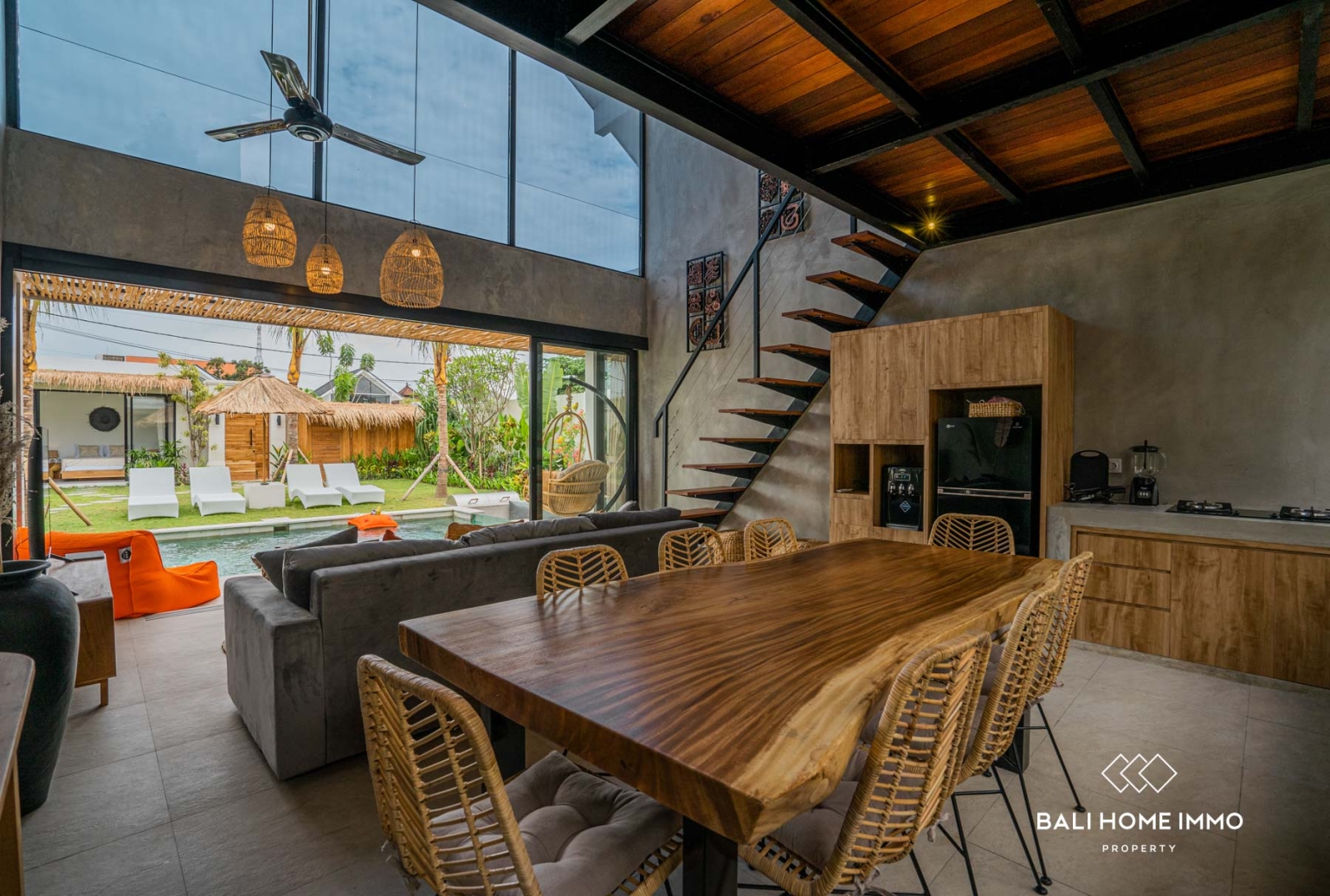 Spacious 4 Bedroom Villa for Leasehold Sale in Canggu Bali view 9