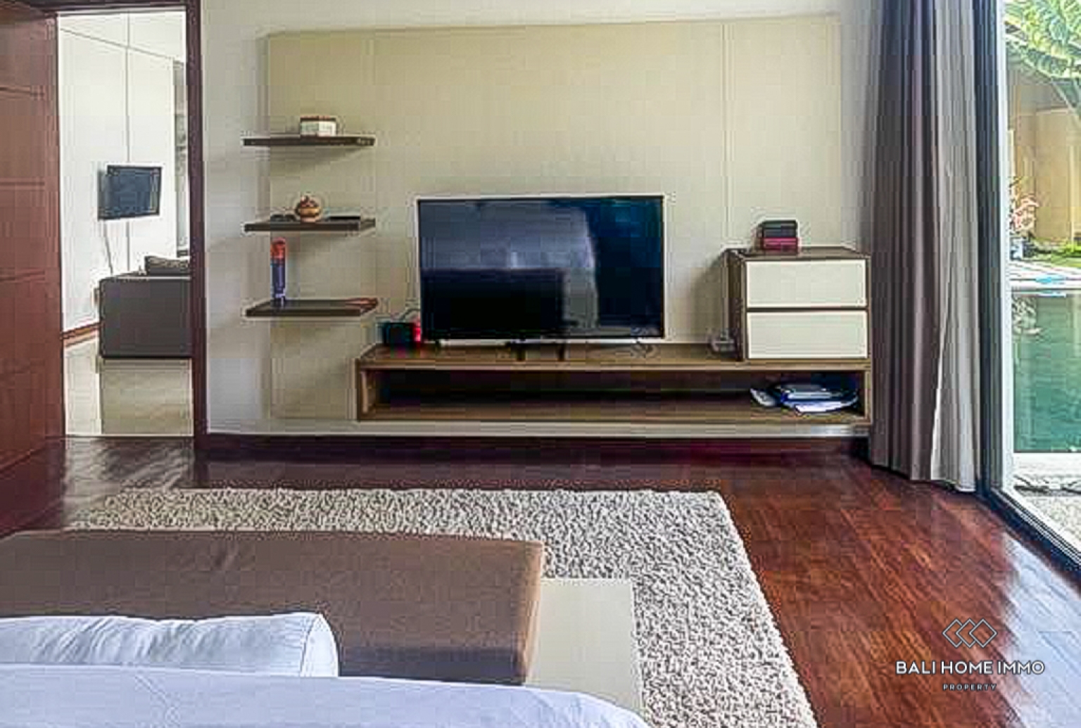 Spacious 4 bedroom villa for rent in Nyanyi Bali view 8
