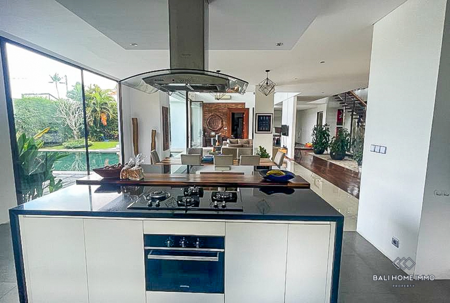 Spacious 4 bedroom villa for rent in Nyanyi Bali view 5