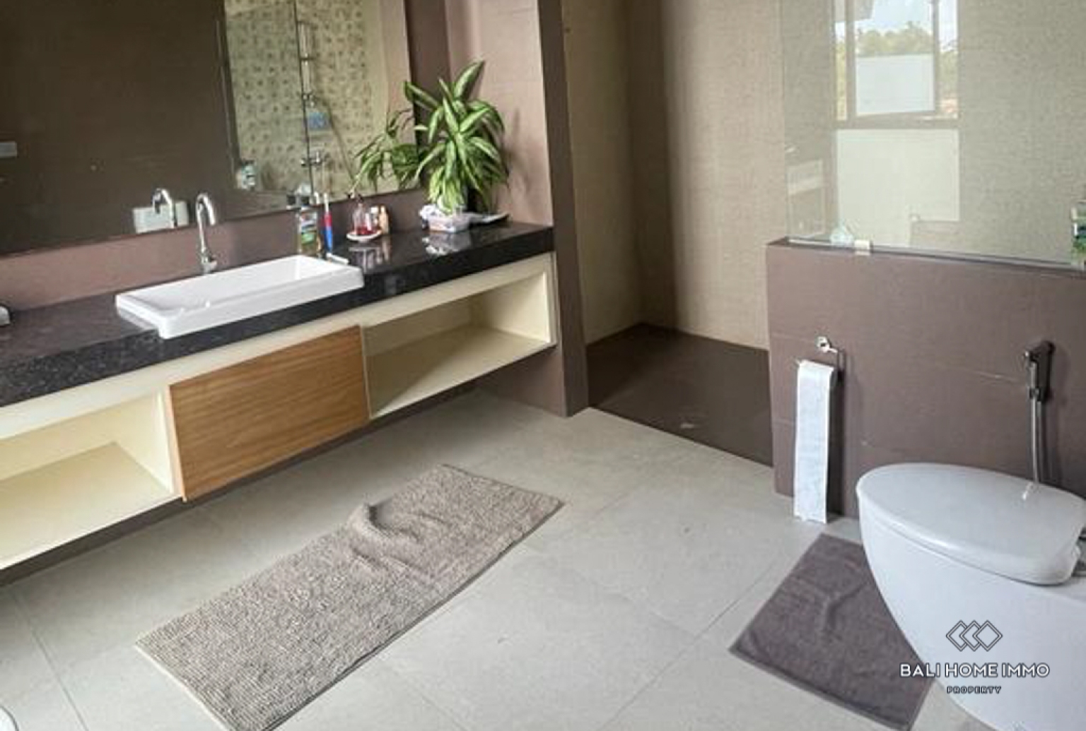 Spacious 4 bedroom villa for rent in Nyanyi Bali view 10
