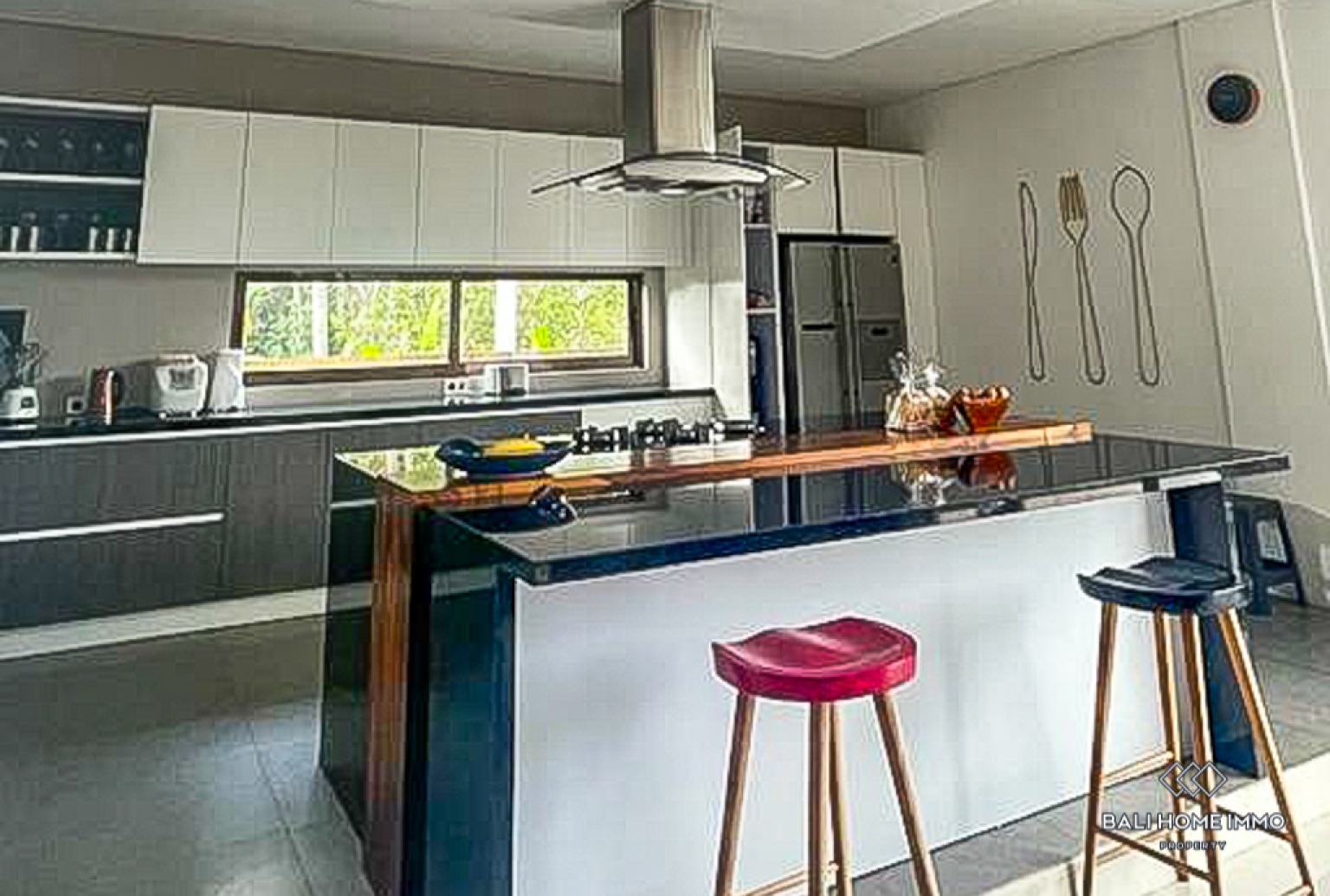 Spacious 4 bedroom villa for rent in Nyanyi Bali view 4