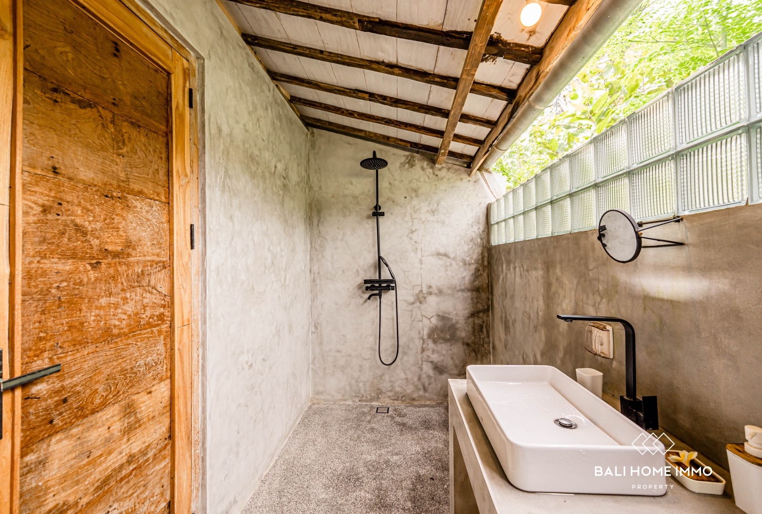 Spacieuse villa de 4 chambres avec terrain adjacent disponible – À vendre à Tumbak Bayuh view 18