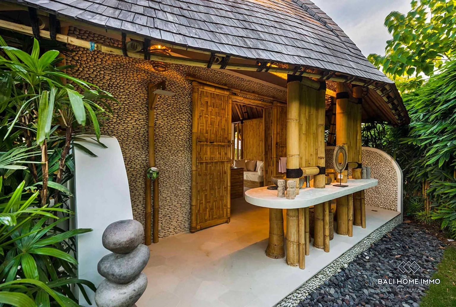 SPACIOUS 4 BEDROOMS VILLA FOR MONTHLY RENTAL IN ULUWATU - BINGIN view 16