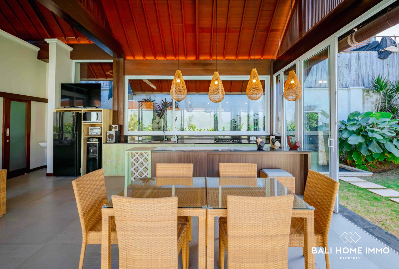 SPACIOUS 4 BEDROOMS VILLA FOR RENT IN ULUWATU view 7
