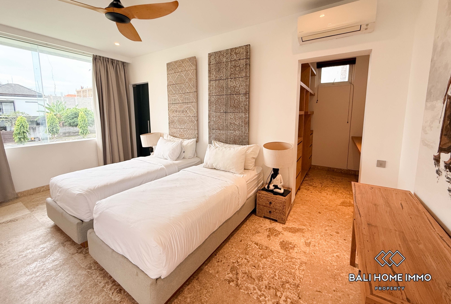 Spacious 5 Bedroom Family Villa For Rent in Canggu Residential Side view 15
