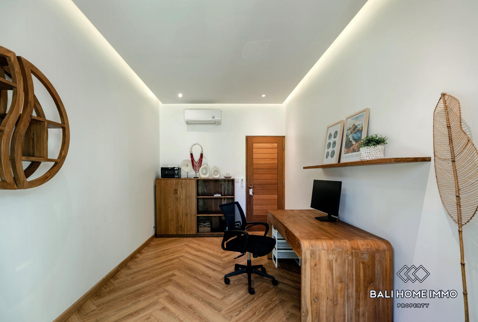 Spacious 5 Bedroom Family Villa for Rent in Kedungu view 17