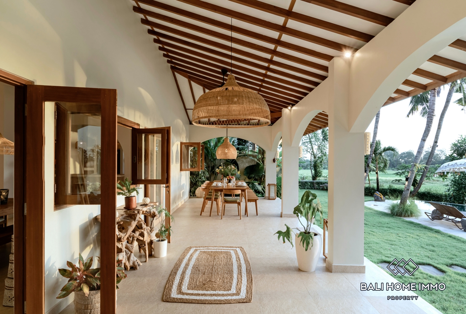Spacious 5 Bedroom Family Villa for Rent in Kedungu view 2