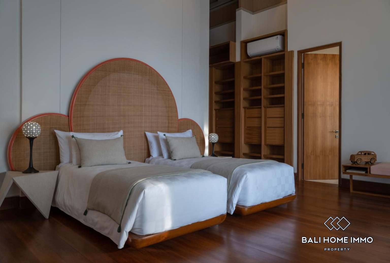 Spacious 5 Bedroom Family Villa for Rent in Umalas view 11