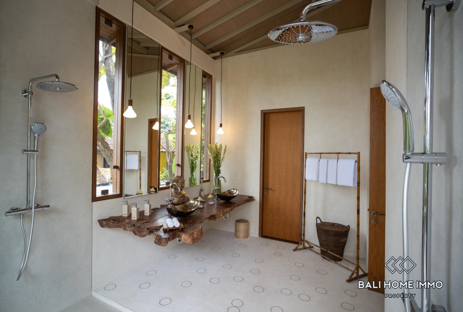 Spacious 5 Bedroom Family Villa for Rent in Umalas view 12