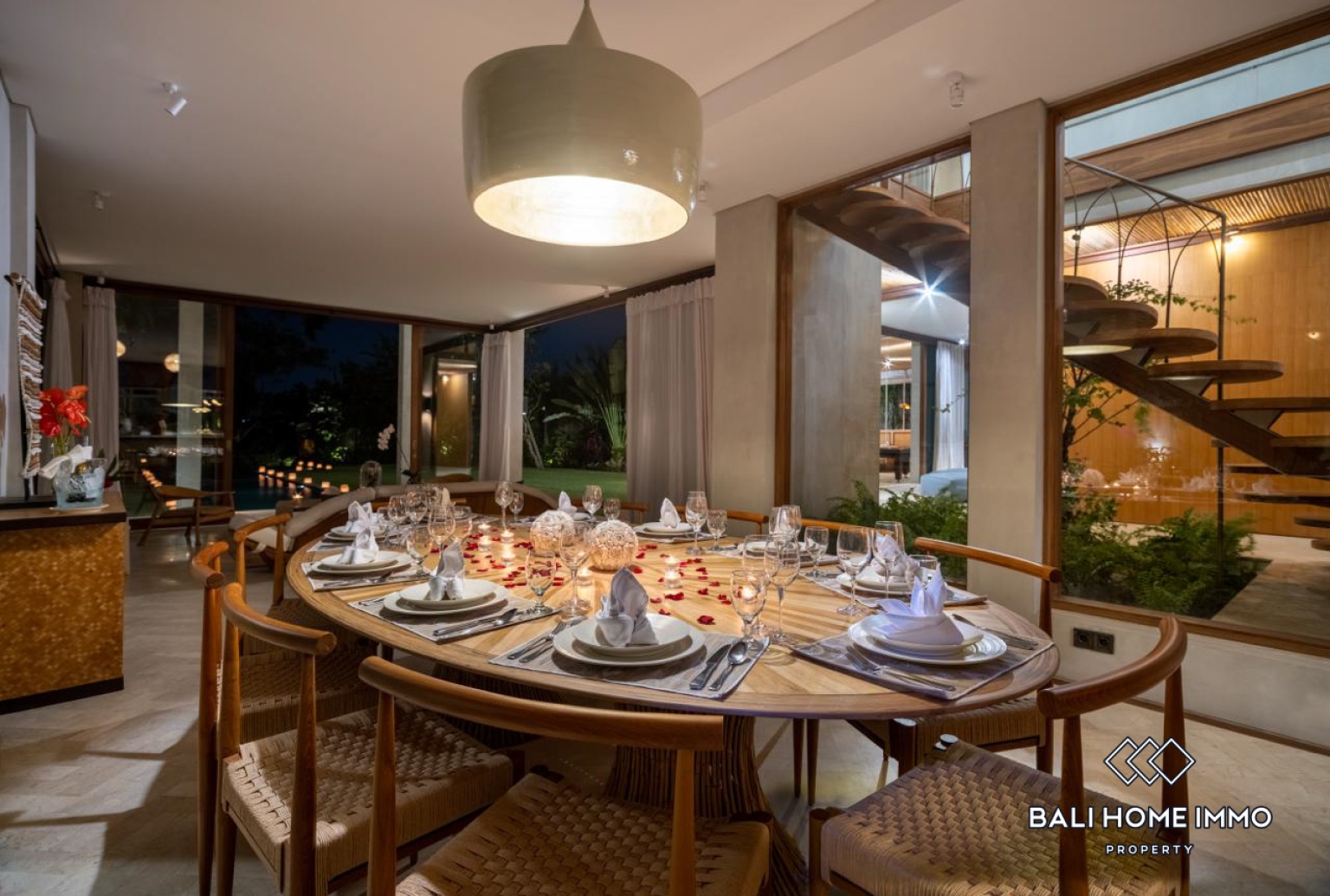 Spacious 5 Bedroom Family Villa for Rent in Umalas view 5