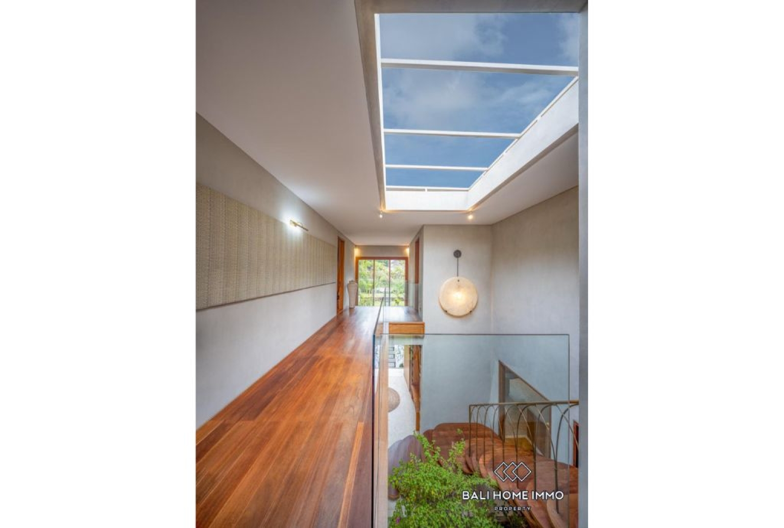 Spacious 5 Bedroom Family Villa for Rent in Umalas view 8