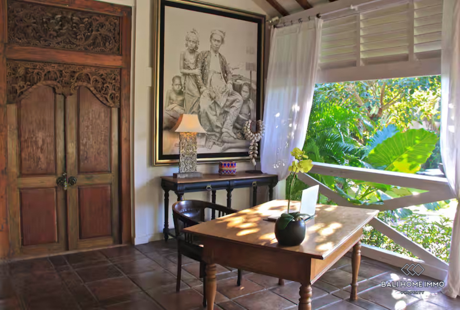 Spacious 5 Bedroom Villa for Sale Leasehold in Bali Seminyak Beachside and Center view 8