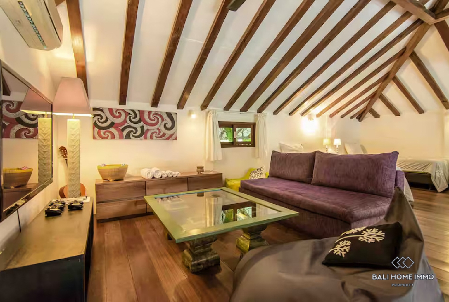 Spacious 5 Bedroom Villa for Sale Leasehold in Bali Seminyak Beachside and Center view 9