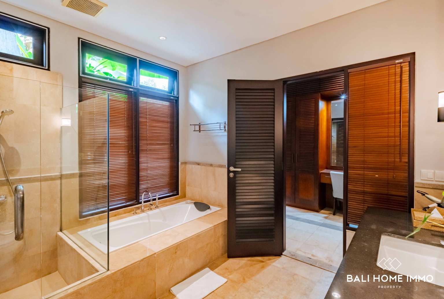 SPACIOUS 5 BEDROOMS OCEAN VIEW VILLA FOR YEARLY & MONTHLY RENTAL IN JIMBARAN view 19