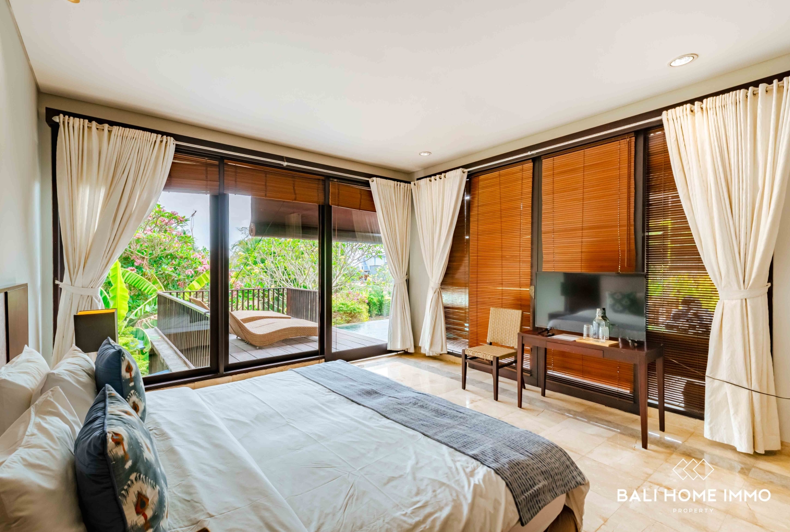 SPACIOUS 5 BEDROOMS OCEAN VIEW VILLA FOR YEARLY & MONTHLY RENTAL IN JIMBARAN view 16