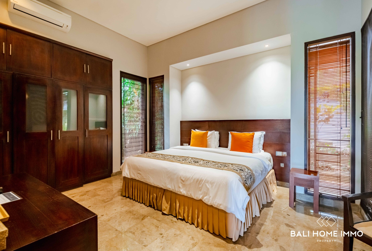 SPACIOUS 5 BEDROOMS OCEAN VIEW VILLA FOR YEARLY & MONTHLY RENTAL IN JIMBARAN view 11