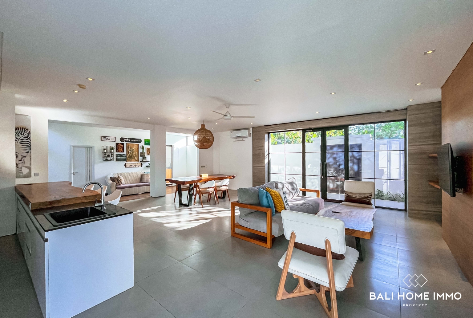 SPACIOUS 5 BEDROOMS VILLA FOR YEARLY RENTAL IN NUSA DUA view 5