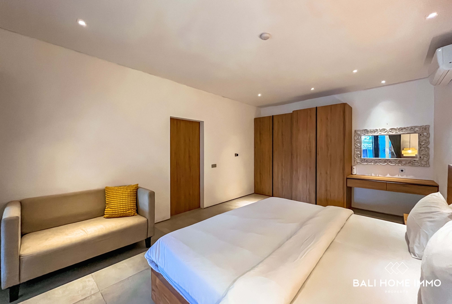 SPACIOUS 5 BEDROOMS VILLA FOR YEARLY RENTAL IN NUSA DUA view 18