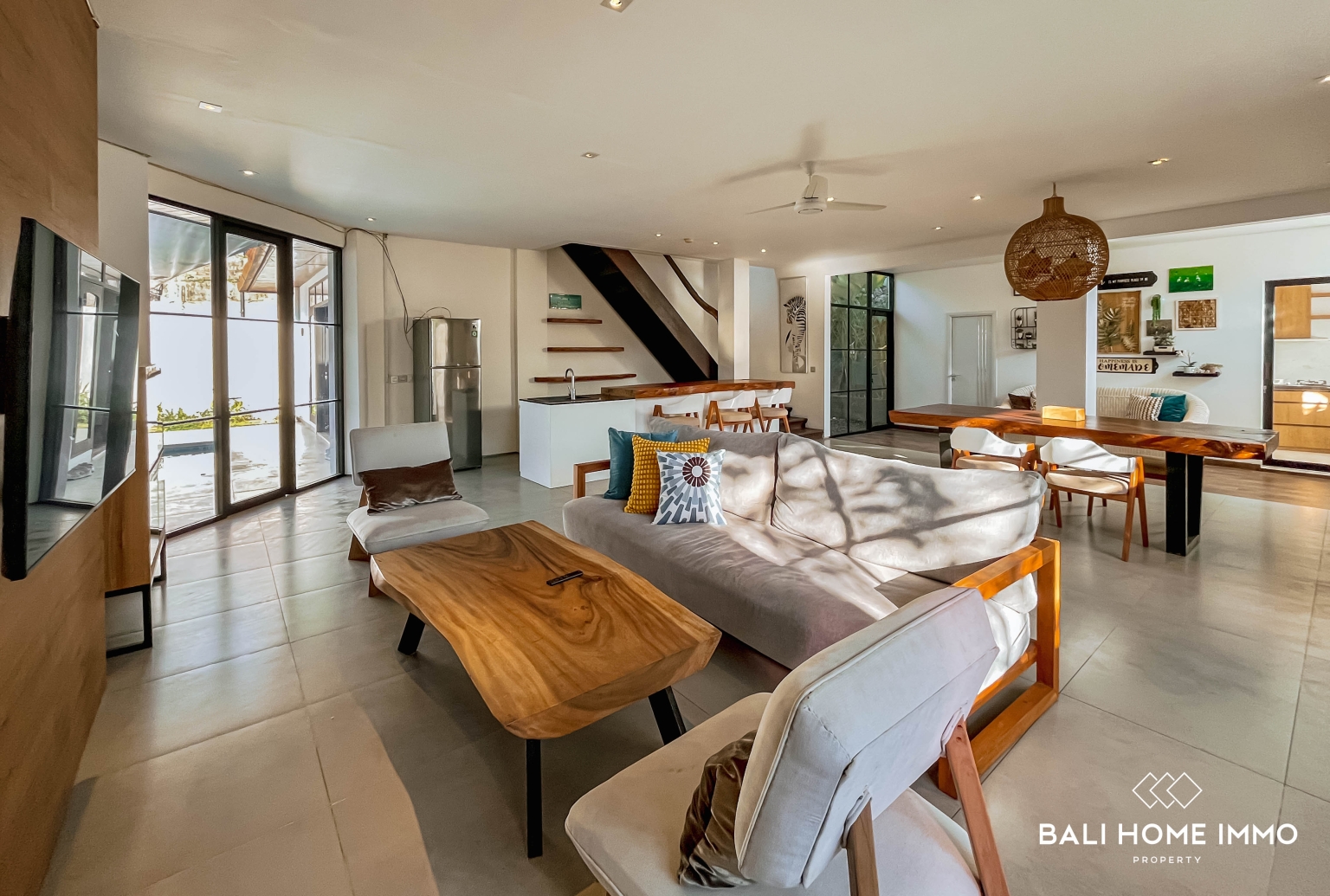 SPACIOUS 5 BEDROOMS VILLA FOR YEARLY RENTAL IN NUSA DUA view 3