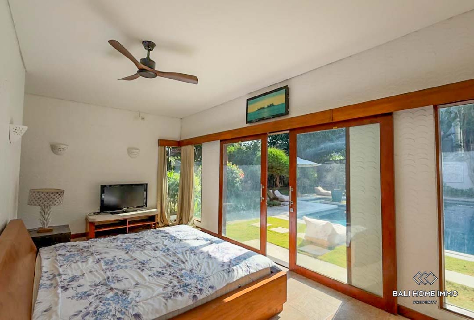 Spacious 5 Bedrooms villa with private apartment for rental in Bali Sanur view 15