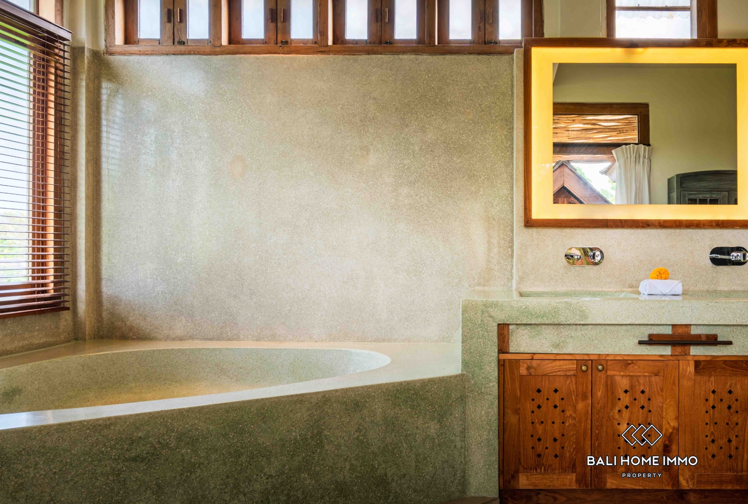 Spacious 6 Bedroom Villa for Sale walking distance to Mertasari Beach Sanur view 22