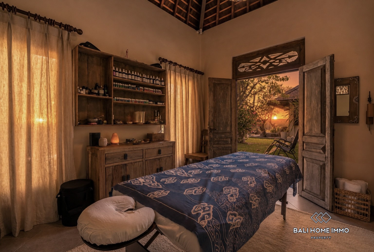 Spacious 6 Bedroom Villa for Sale walking distance to Mertasari Beach Sanur view 28