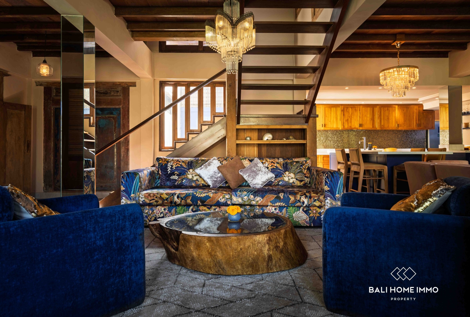 Spacious 6 Bedroom Villa for Sale walking distance to Mertasari Beach Sanur view 3