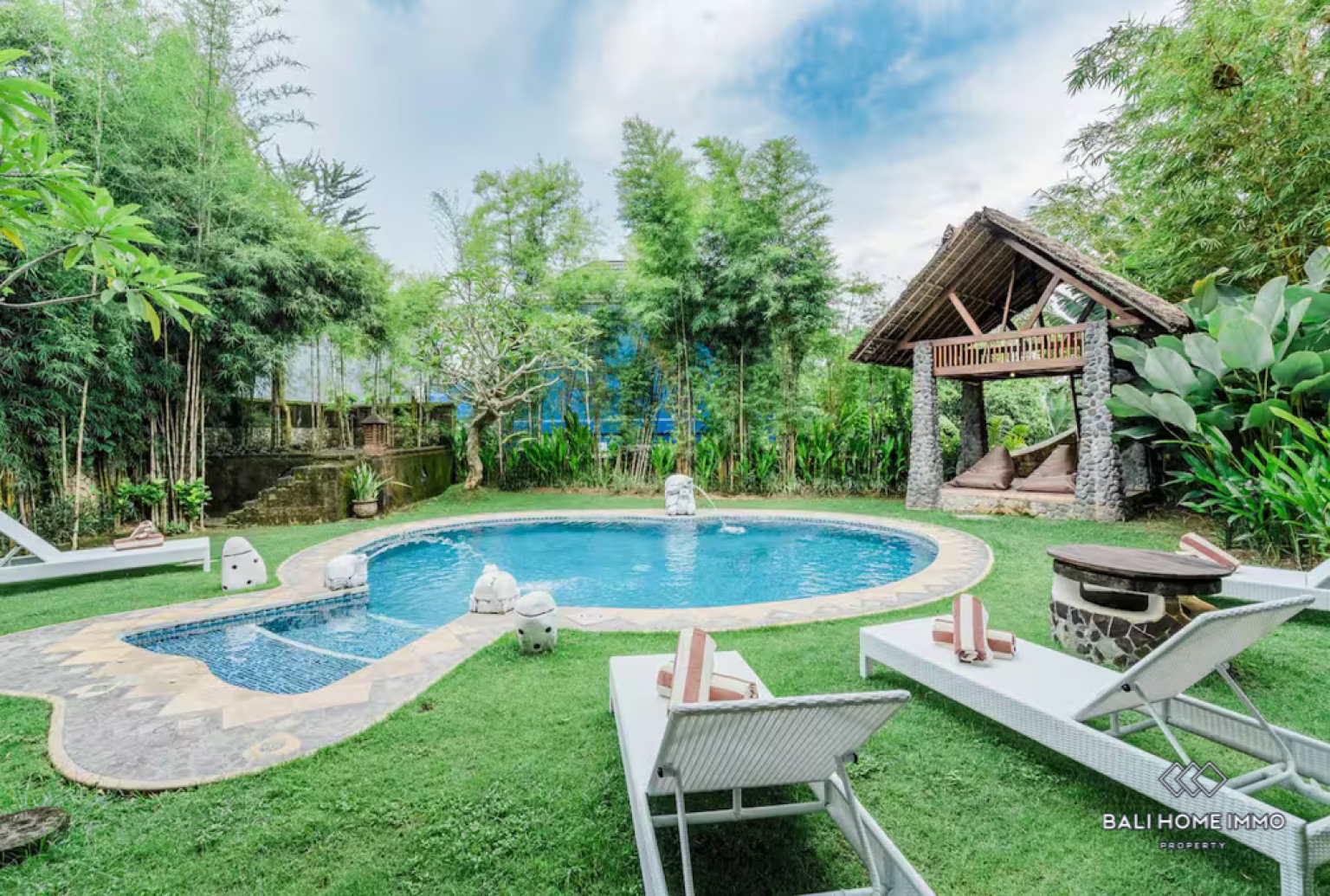 Spacious 7 Bedroom Villa for Sale Freehold in Bali Berawa view 22