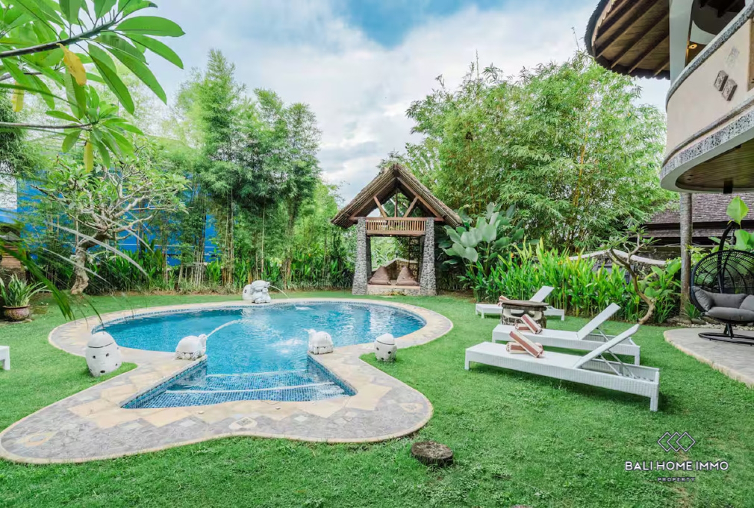 Spacious 7 Bedroom Villa for Sale Freehold in Bali Berawa view 23