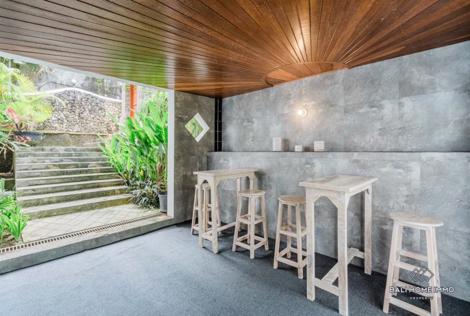 Spacious 7 Bedroom Villa for Sale Freehold in Bali Berawa view 24