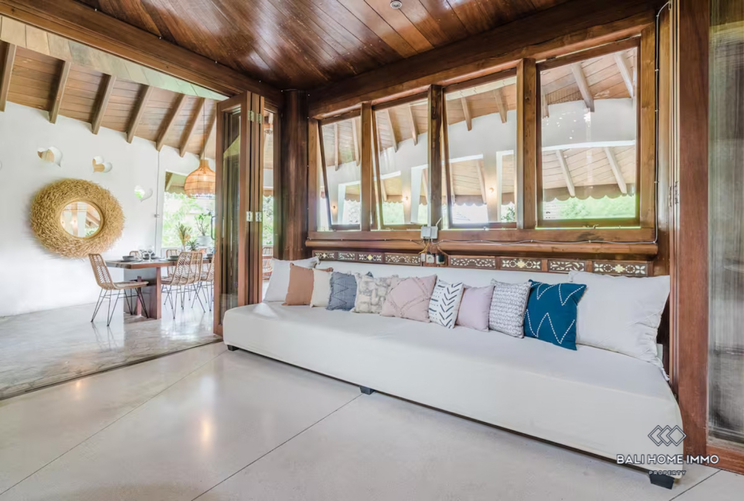 Spacious 7 Bedroom Villa for Sale Freehold in Bali Berawa view 4