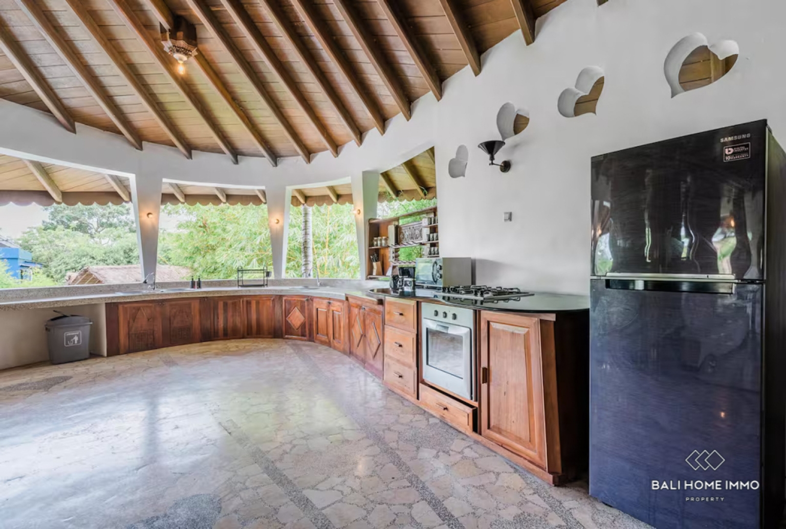 Spacious 7 Bedroom Villa for Sale Freehold in Bali Berawa view 8