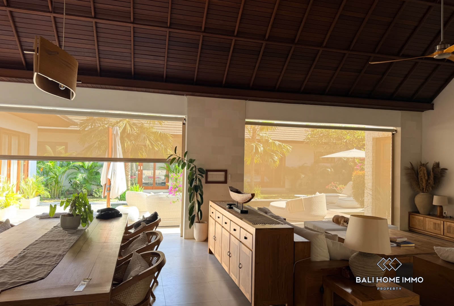 SPACIOUS MODERN TROPICAL 4-BEDROOM VILLA FOR RENT IN NUSA DUA NEAR MENGIAT BEACH view 5