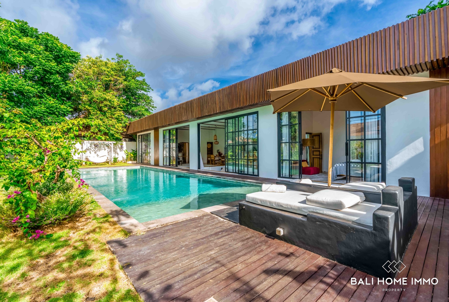 Spacious Tropical 2 Bedroom Villa for Sale and Rent in Jimbaran view 3