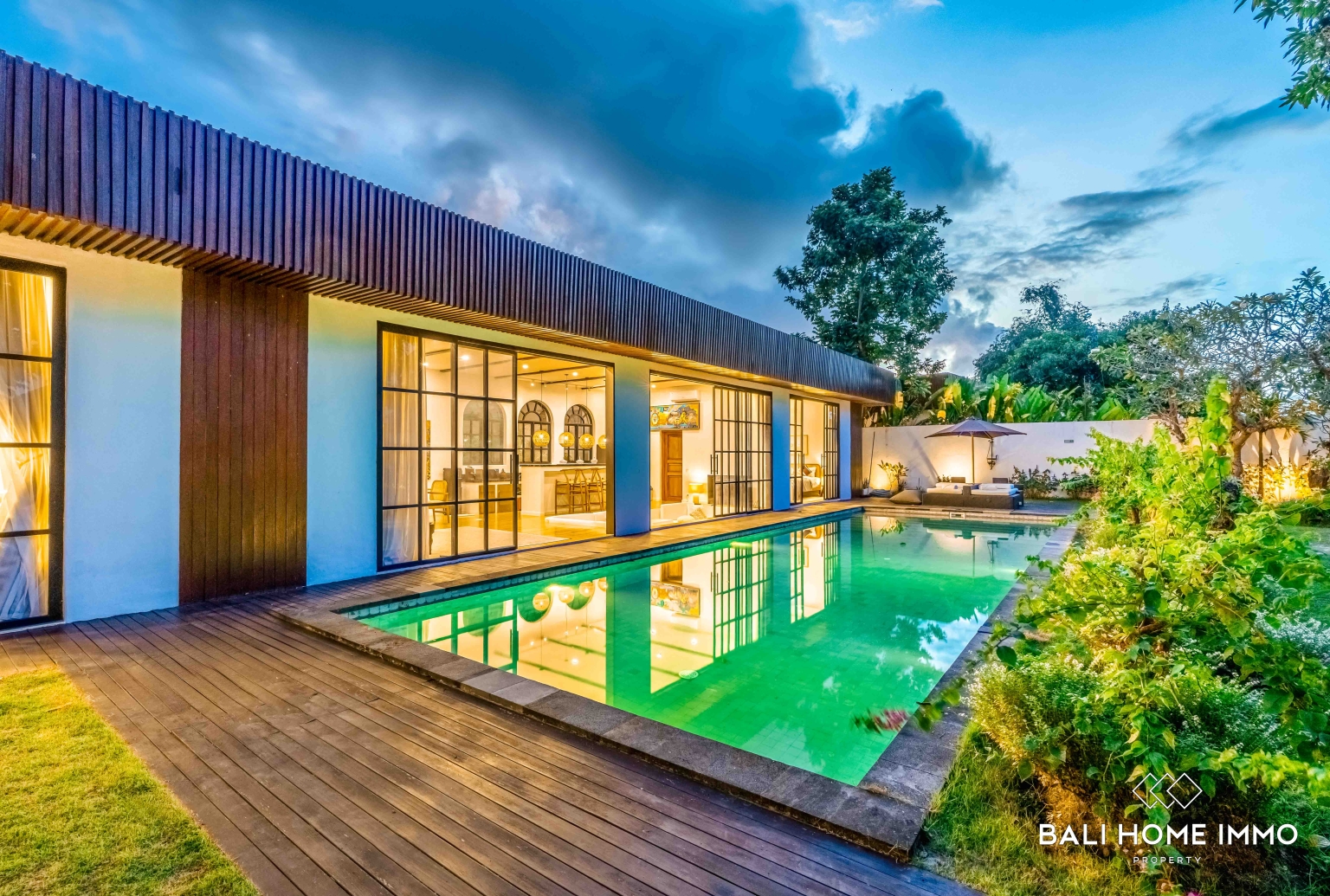 Spacious Tropical 2 Bedroom Villa for Sale and Rent in Jimbaran view 31