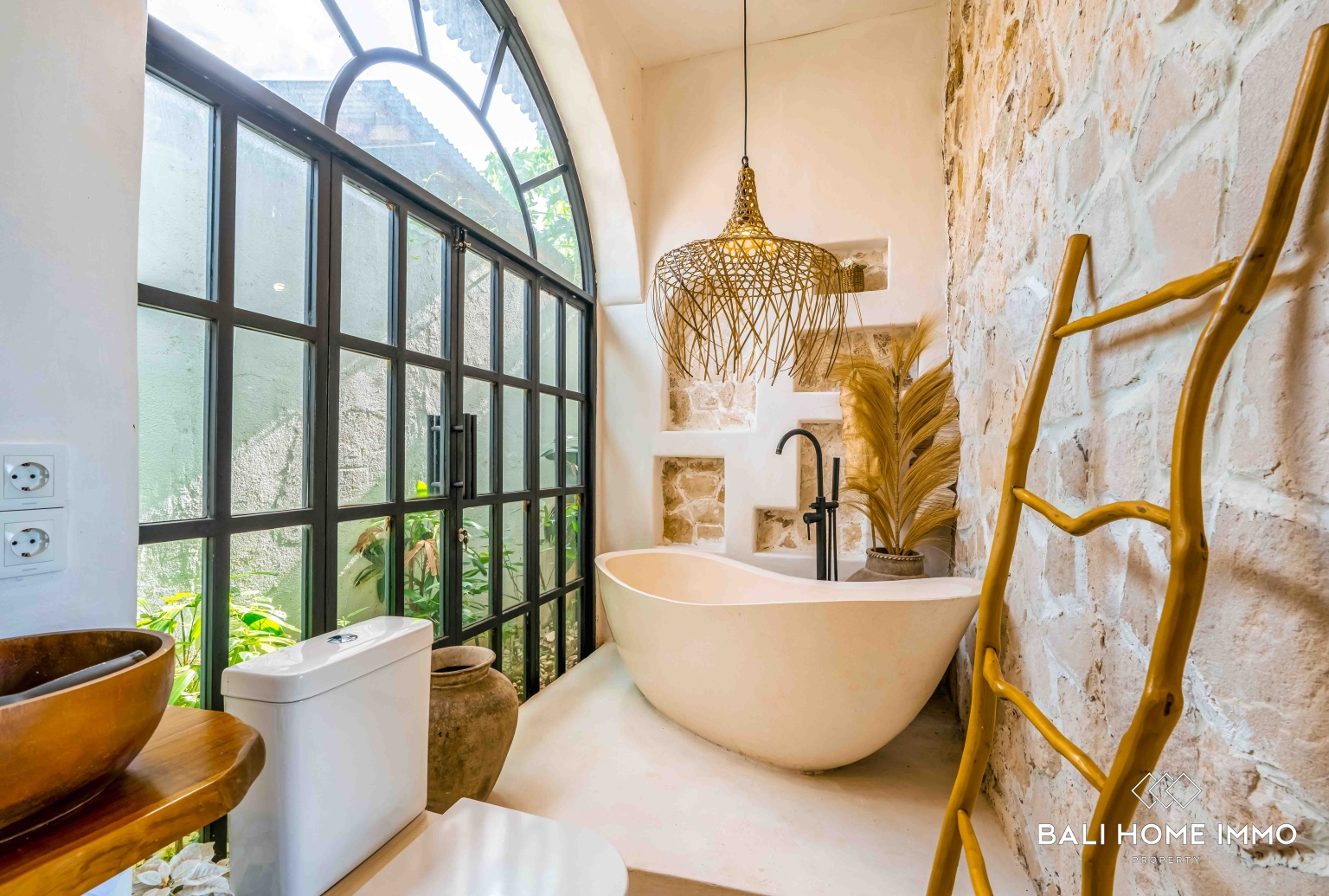 Spacious Tropical 2 Bedroom Villa for Sale and Rent in Jimbaran view 23