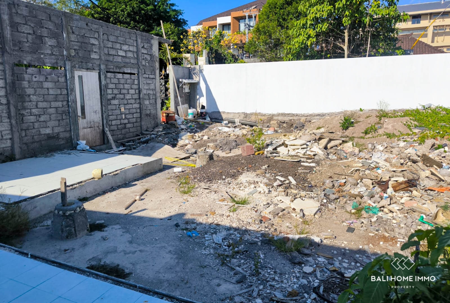 Streetfront 244 m² Land for Sale in Kerobokan view 5