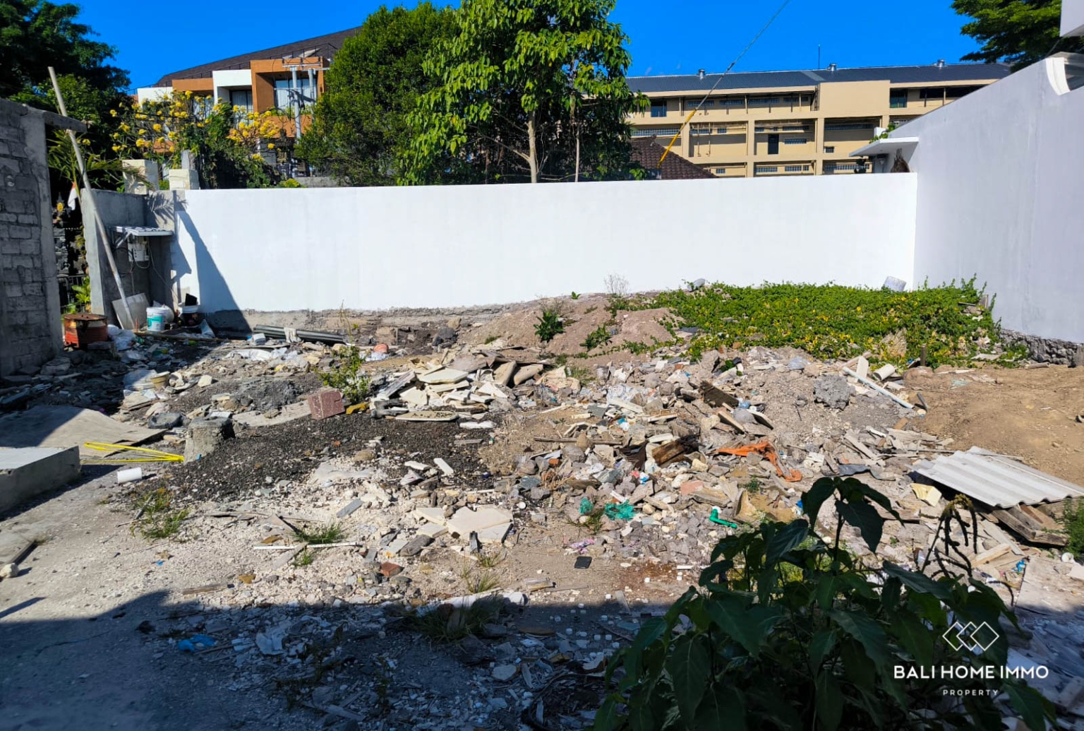 Streetfront 244 m² Land for Sale in Kerobokan view 3